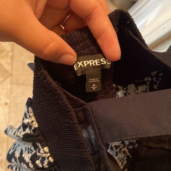 Express - Picture 3 of 3